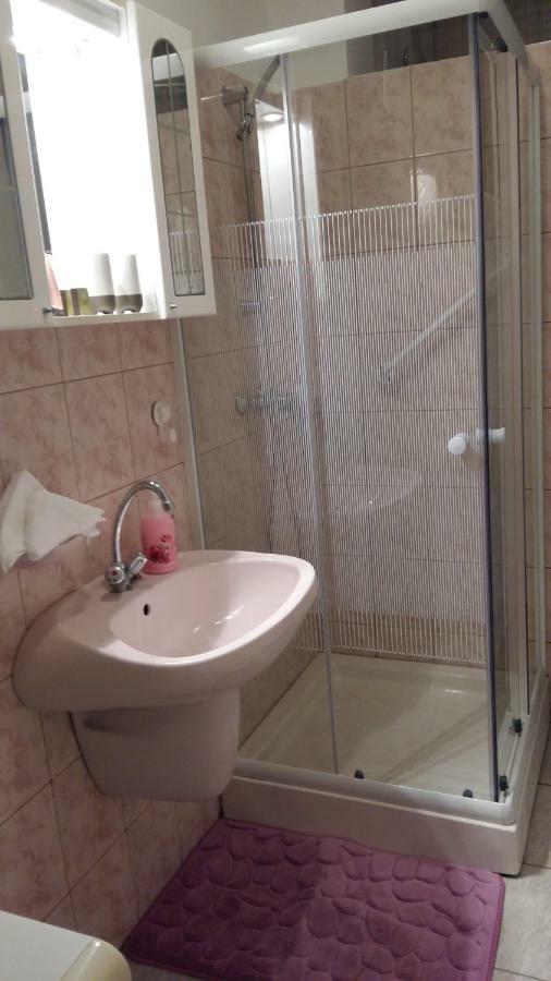 Heni Apartman นาชคานีจา ภายนอก รูปภาพ