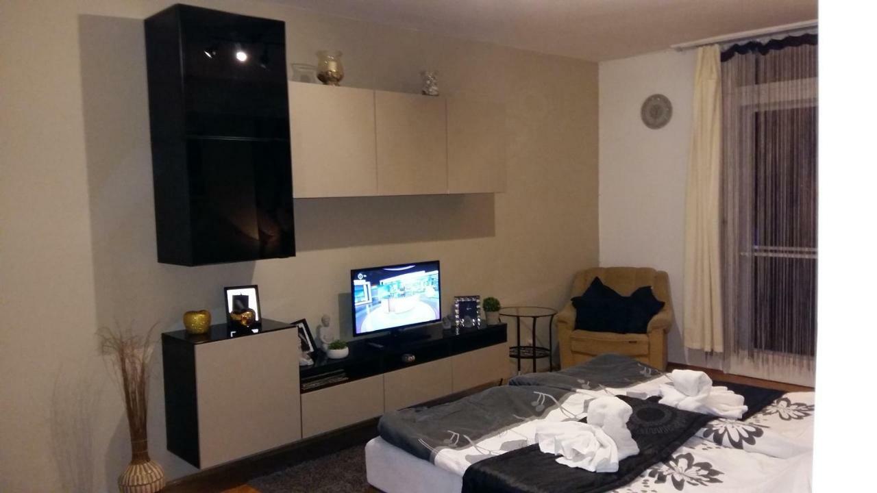 Heni Apartman นาชคานีจา ภายนอก รูปภาพ